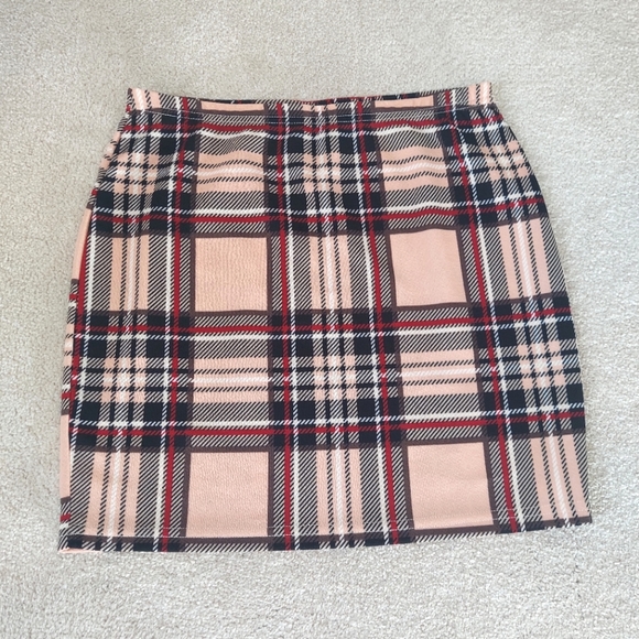 Plaid Miniskirt - Size 6/Medium - Picture 2 of 5